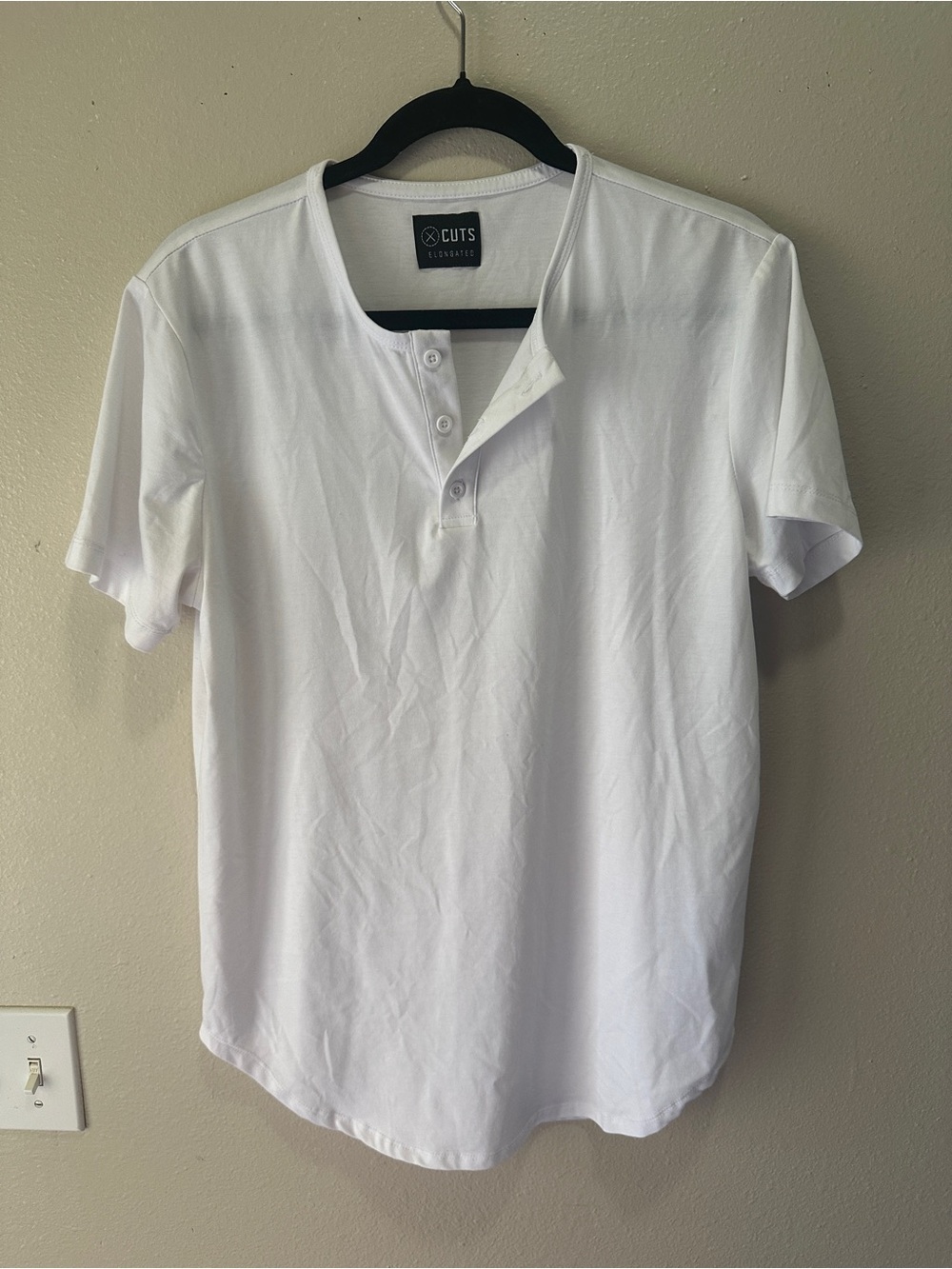 Cuts Clothing White Short-Sleeve Henley Tee